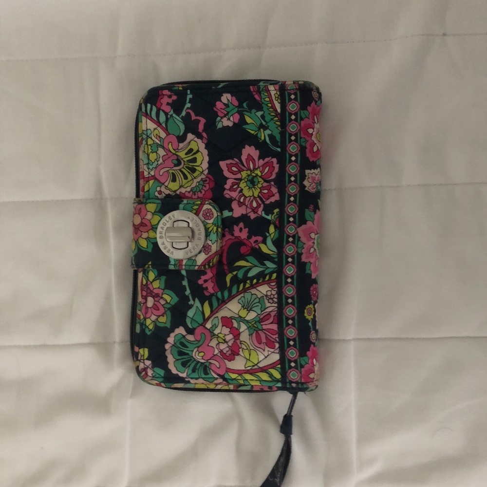 Very Bradley Multi wallet
